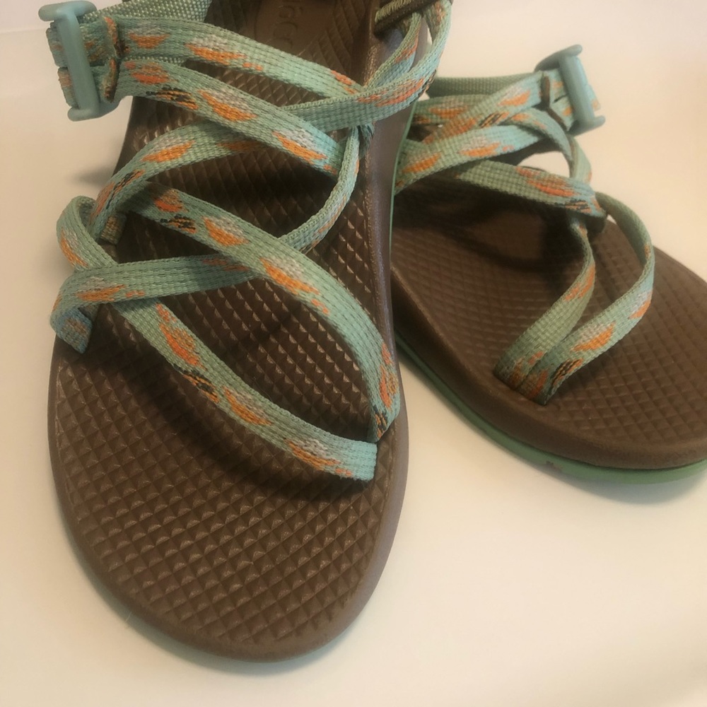 Chacon - Picture 2 of 5